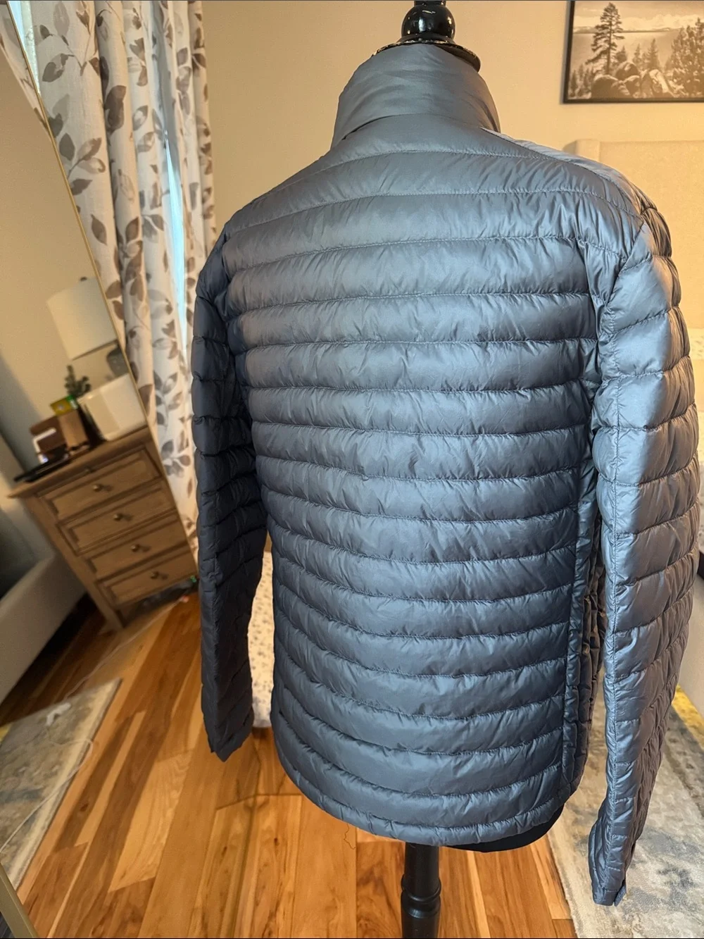 Zara Men's Quilted Puffer Jacket in Taupe Gray